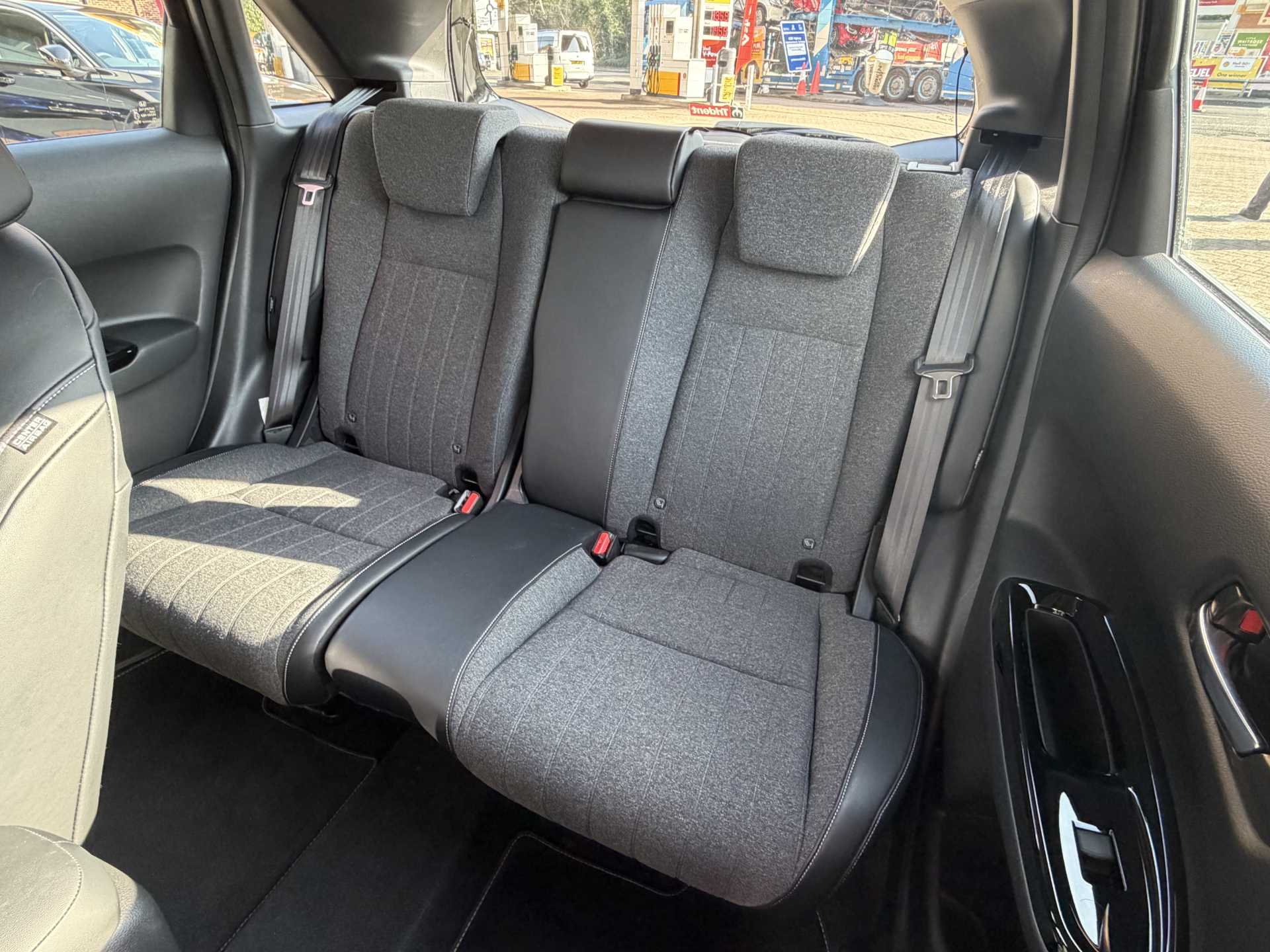 Honda Jazz 1.5 i-MMD Hybrid SR 5dr eCVT - Image 8