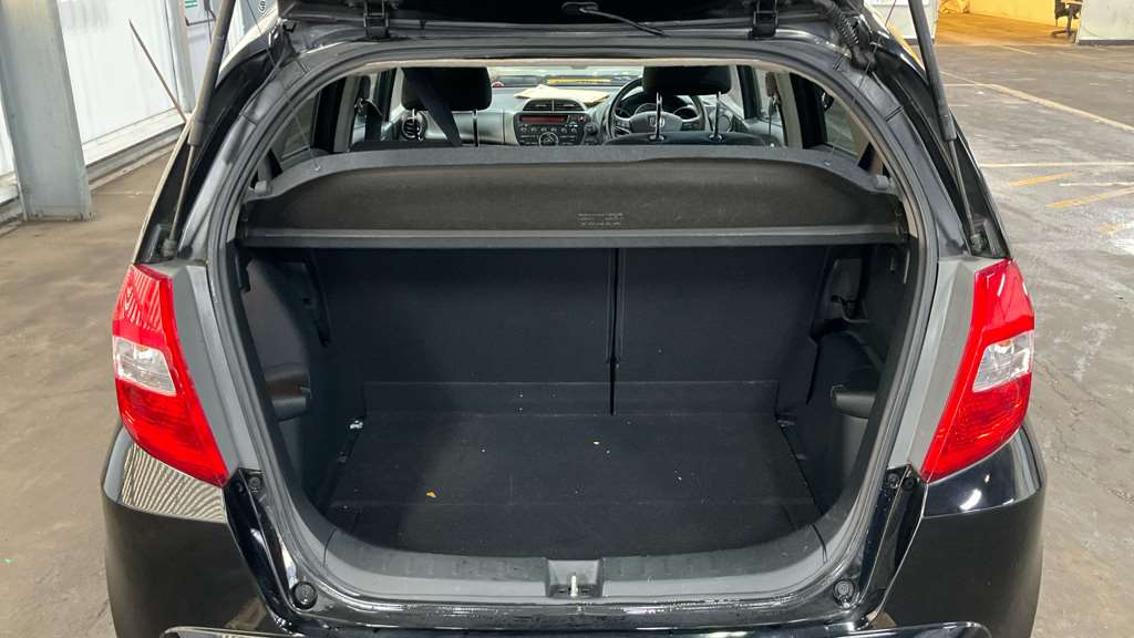 Honda Jazz 1.4 i-VTEC ES Plus 5dr CVT - Image 10