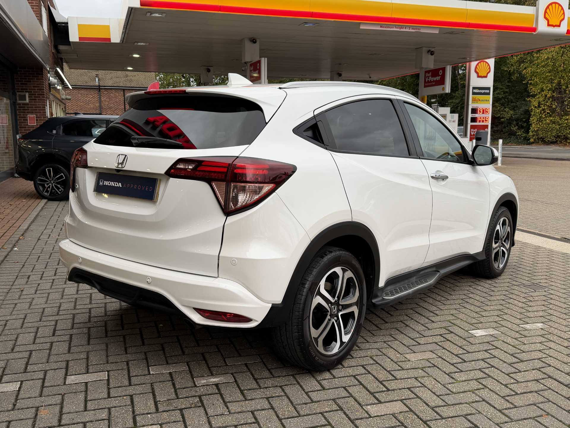 Honda HR-V 1.5 i-VTEC EX CVT 5dr - Image 12