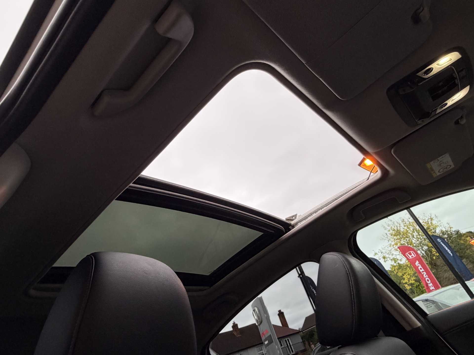 Honda HR-V 1.5 i-VTEC EX CVT 5dr - Image 18