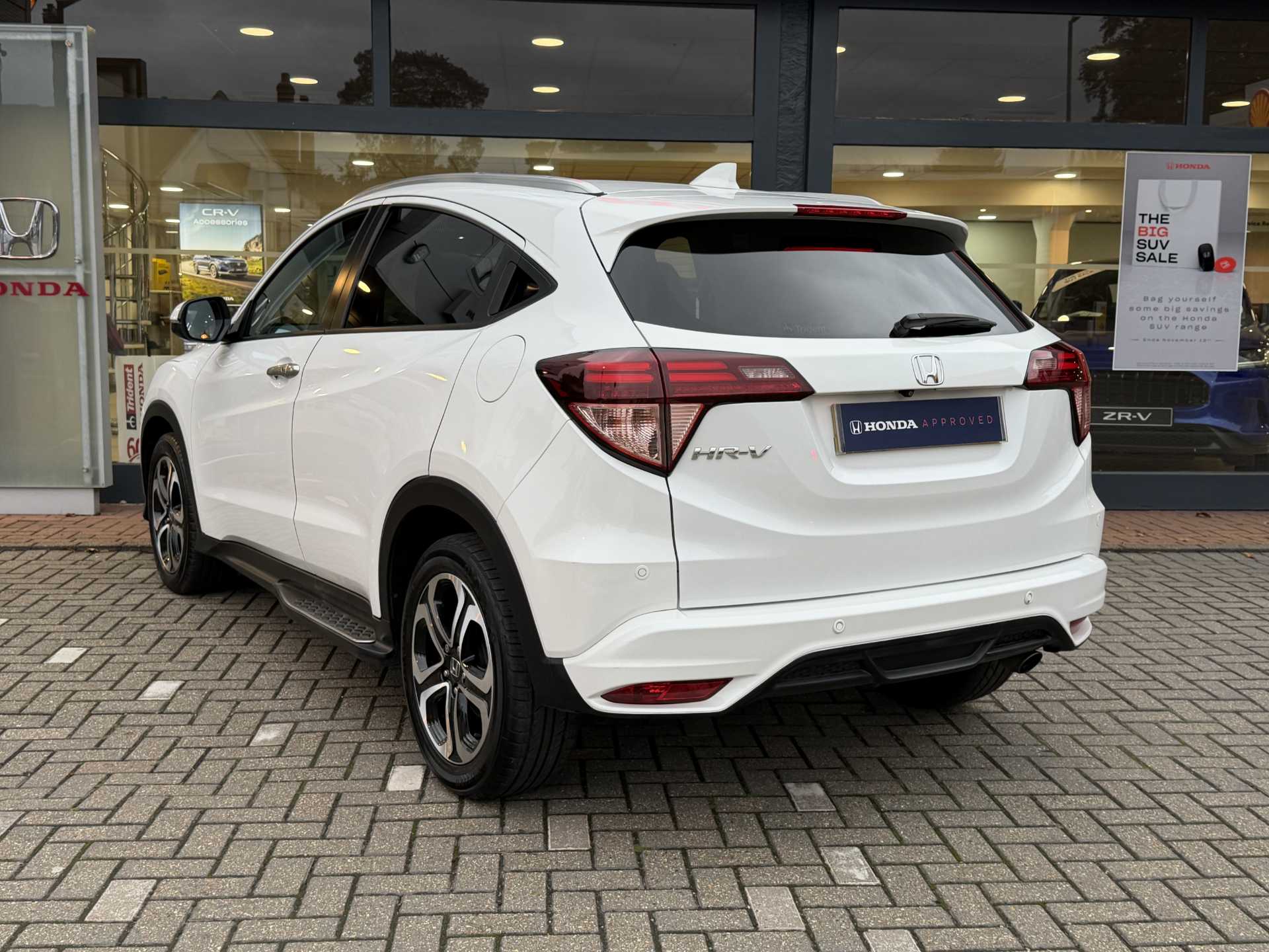 Honda HR-V 1.5 i-VTEC EX CVT 5dr - Image 3