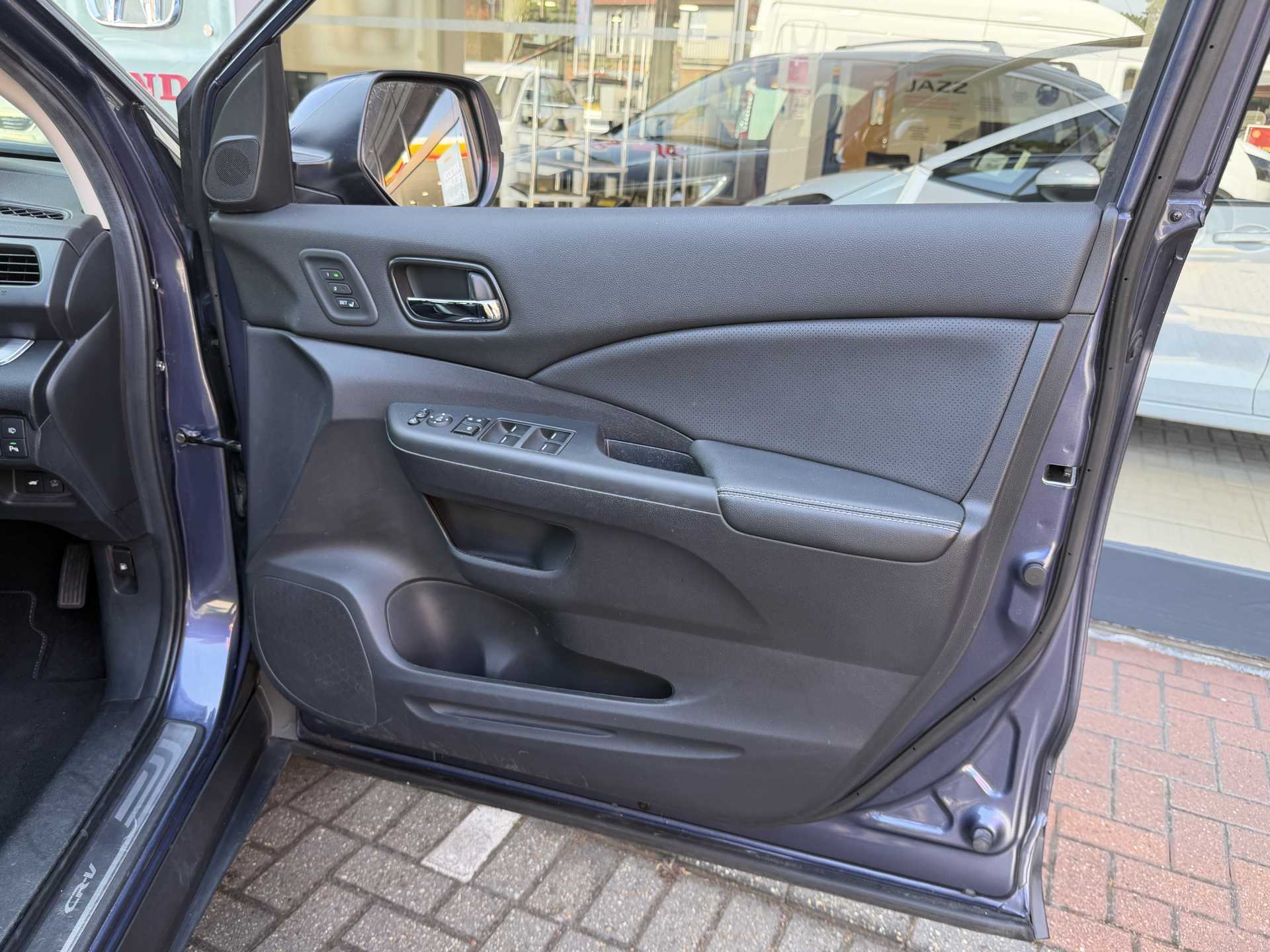 Honda CR-V 2.0 i-VTEC EX 5dr Auto - Image 17