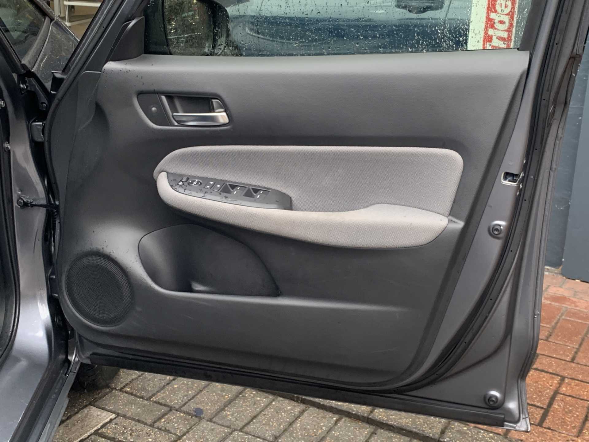 Honda Jazz 1.5 i-MMD Hybrid Crosstar EX 5dr eCVT - Image 17