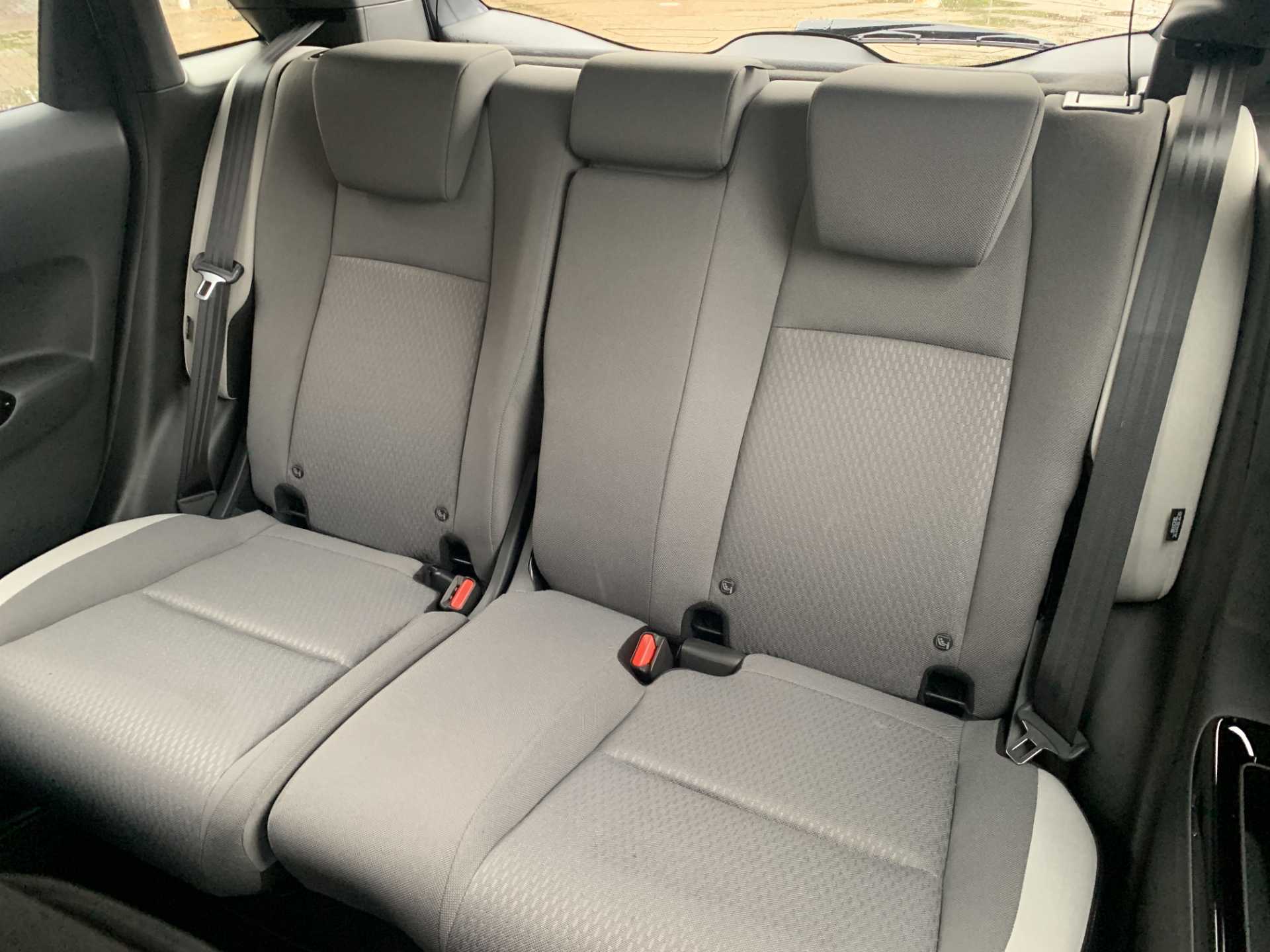 Honda Jazz 1.5 i-MMD Hybrid Crosstar EX 5dr eCVT - Image 8