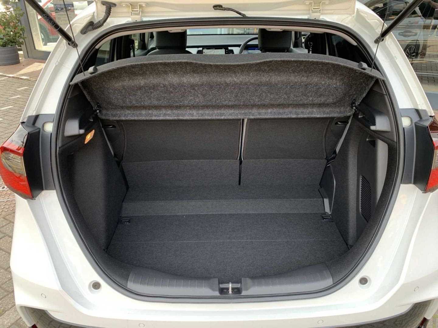 Honda JAZZ 1.5 i-MMD Hybrid Advance Sport 5dr eCVT - Image 13
