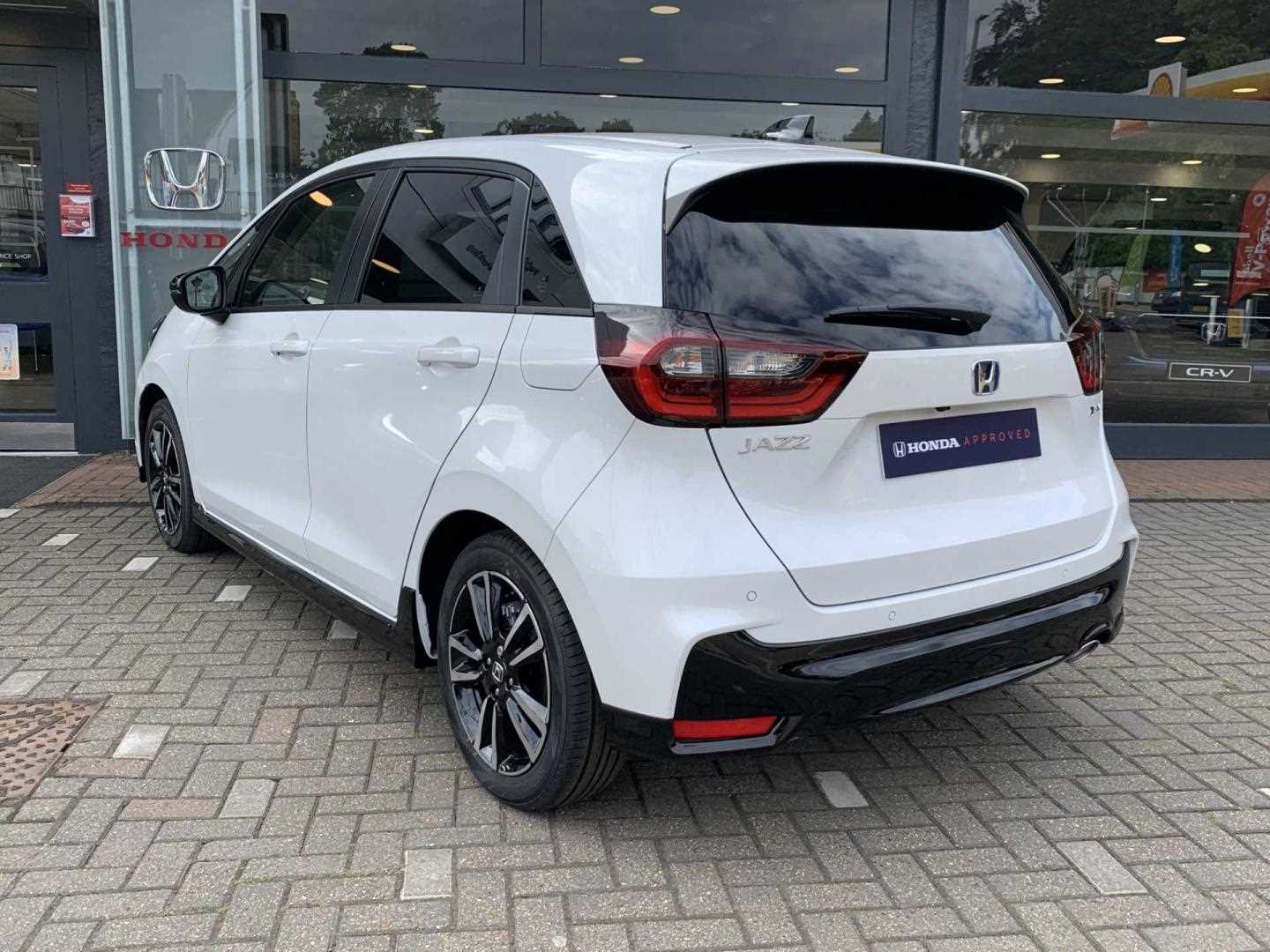 Honda JAZZ 1.5 i-MMD Hybrid Advance Sport 5dr eCVT - Image 3