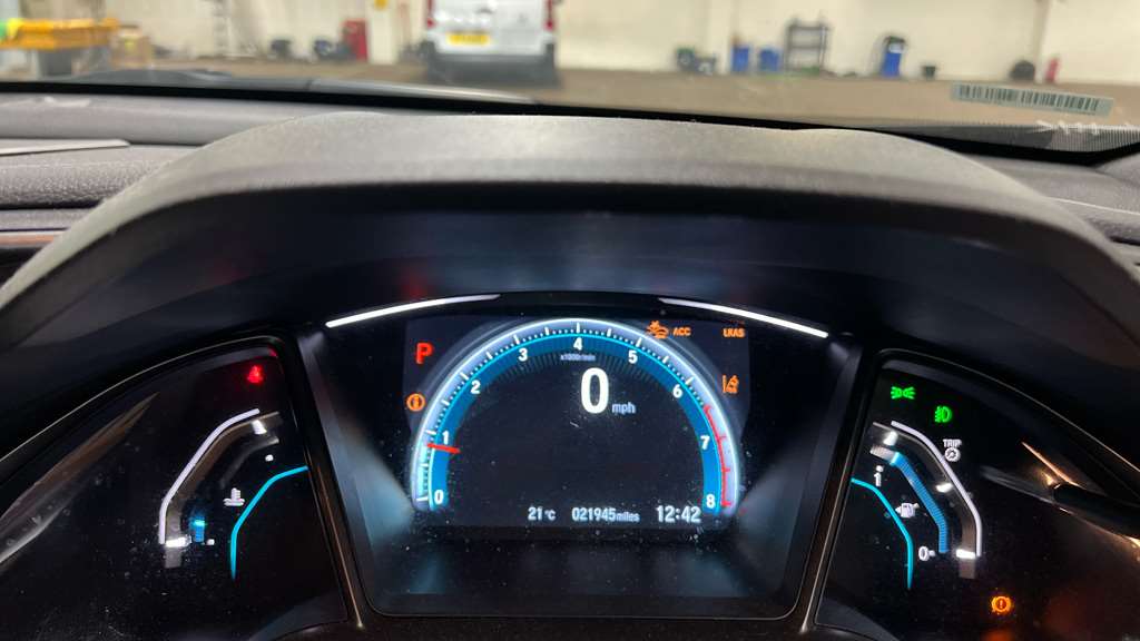Honda Civic 1.5 VTEC Turbo Prestige 5dr CVT - Image 9