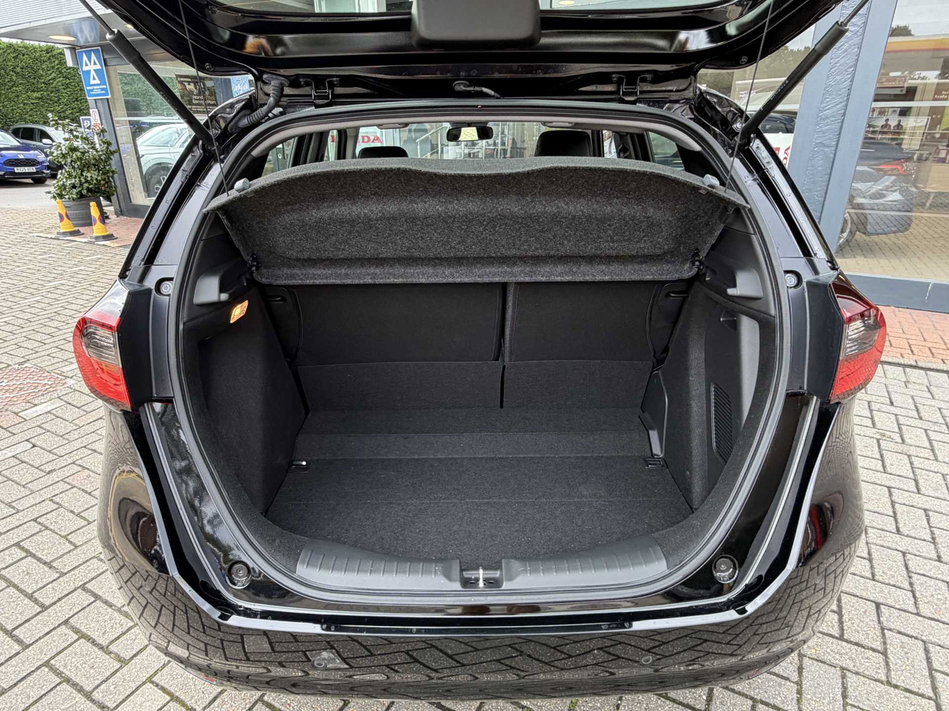 Honda Jazz 1.5 i-MMD Hybrid SR 5dr eCVT - Image 13