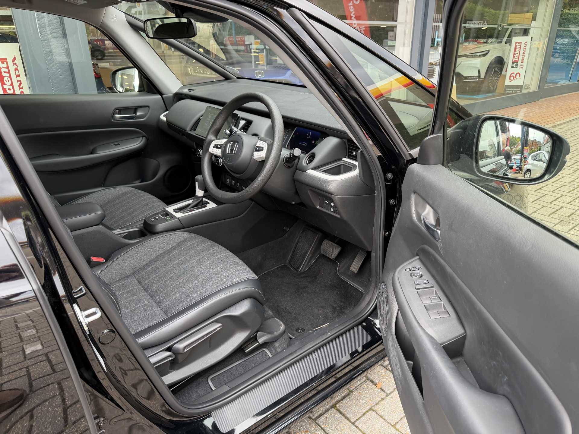 Honda Jazz 1.5 i-MMD Hybrid SR 5dr eCVT - Image 15