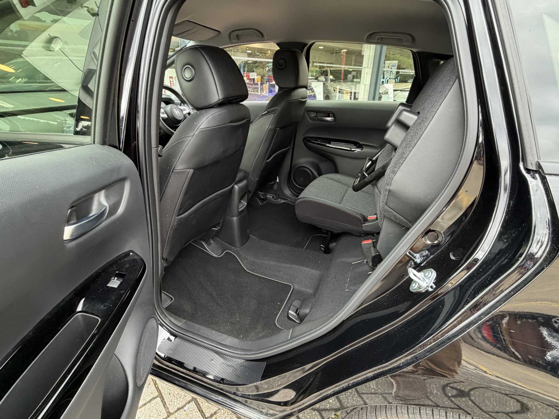 Honda Jazz 1.5 i-MMD Hybrid SR 5dr eCVT - Image 18