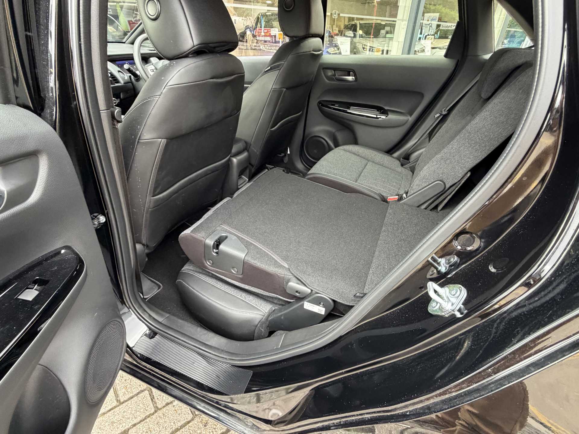 Honda Jazz 1.5 i-MMD Hybrid SR 5dr eCVT - Image 19