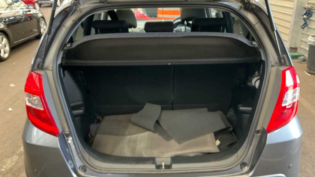 Honda JAZZ 1.4 i-VTEC EX 5dr CVT - Image 11