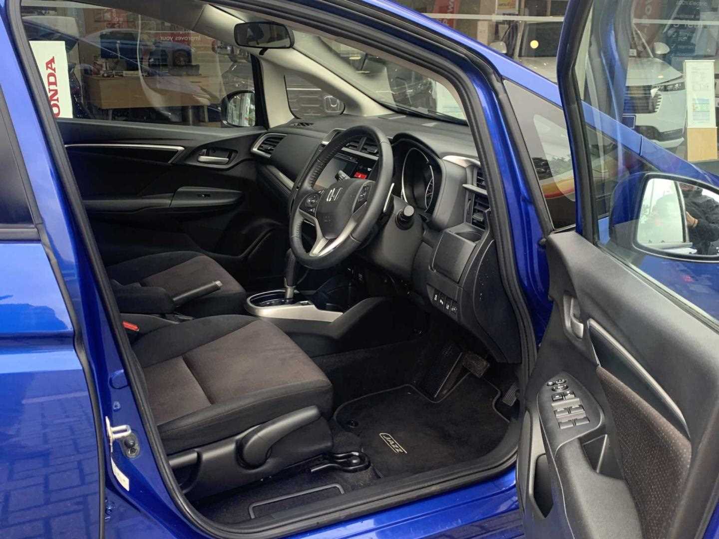 Honda JAZZ 1.3 EX 5dr CVT - Image 15