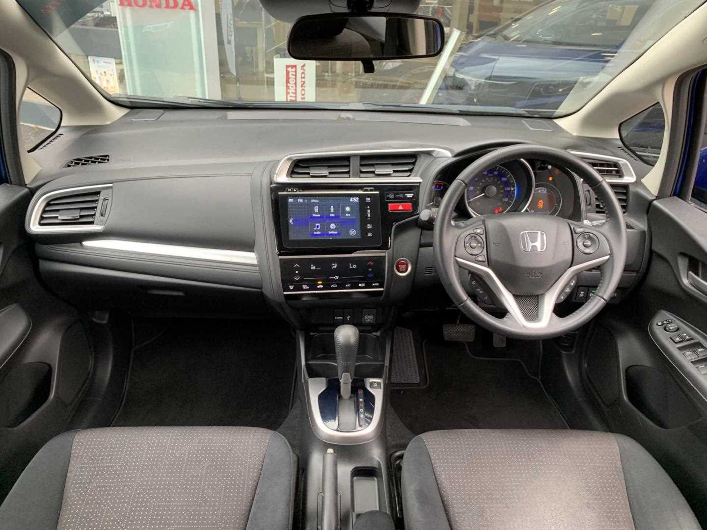 Honda JAZZ 1.3 EX 5dr CVT - Image 4