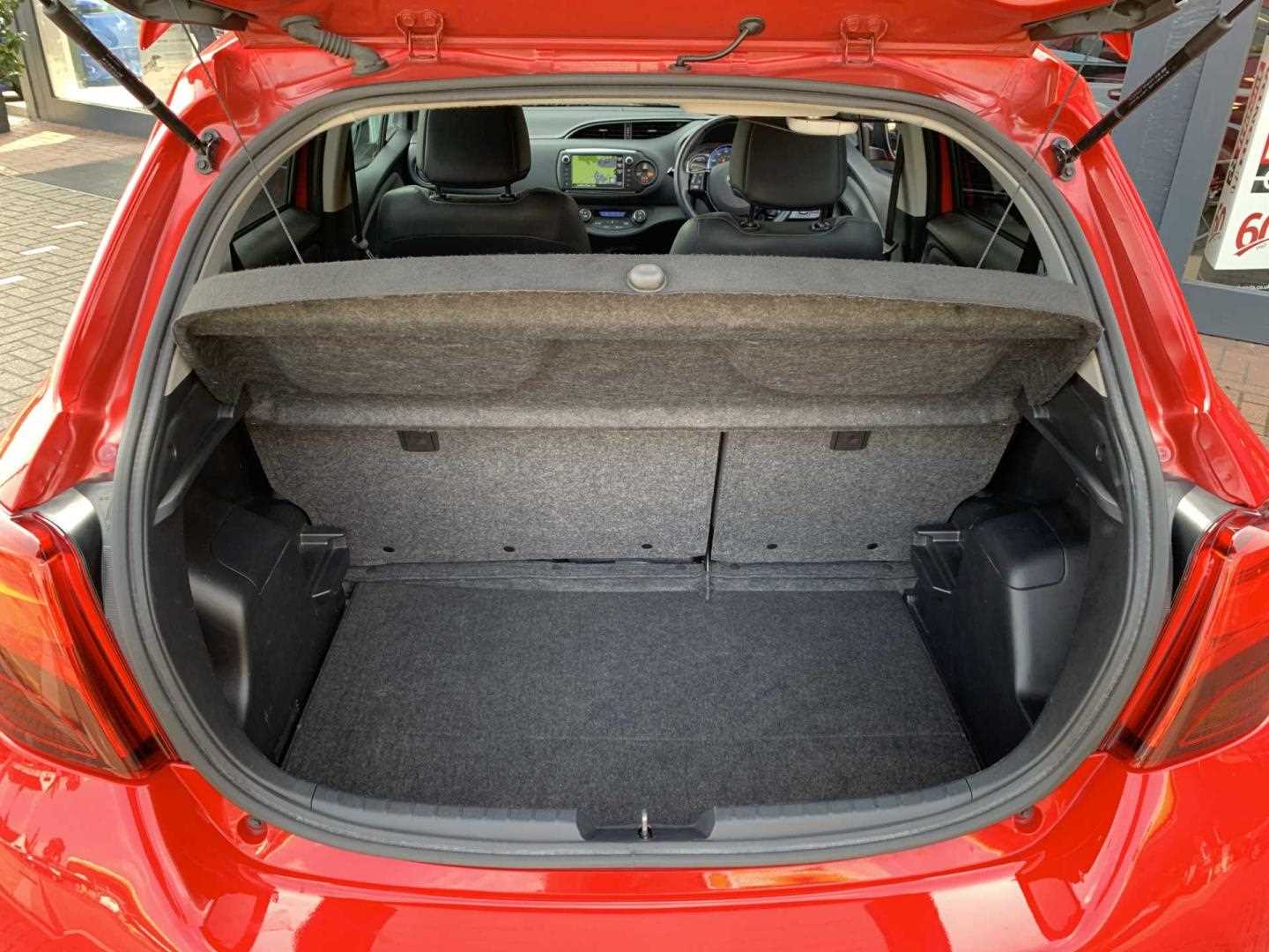Toyota YARIS 1.5 Hybrid Excel 5dr CVT [Nav] - Image 13