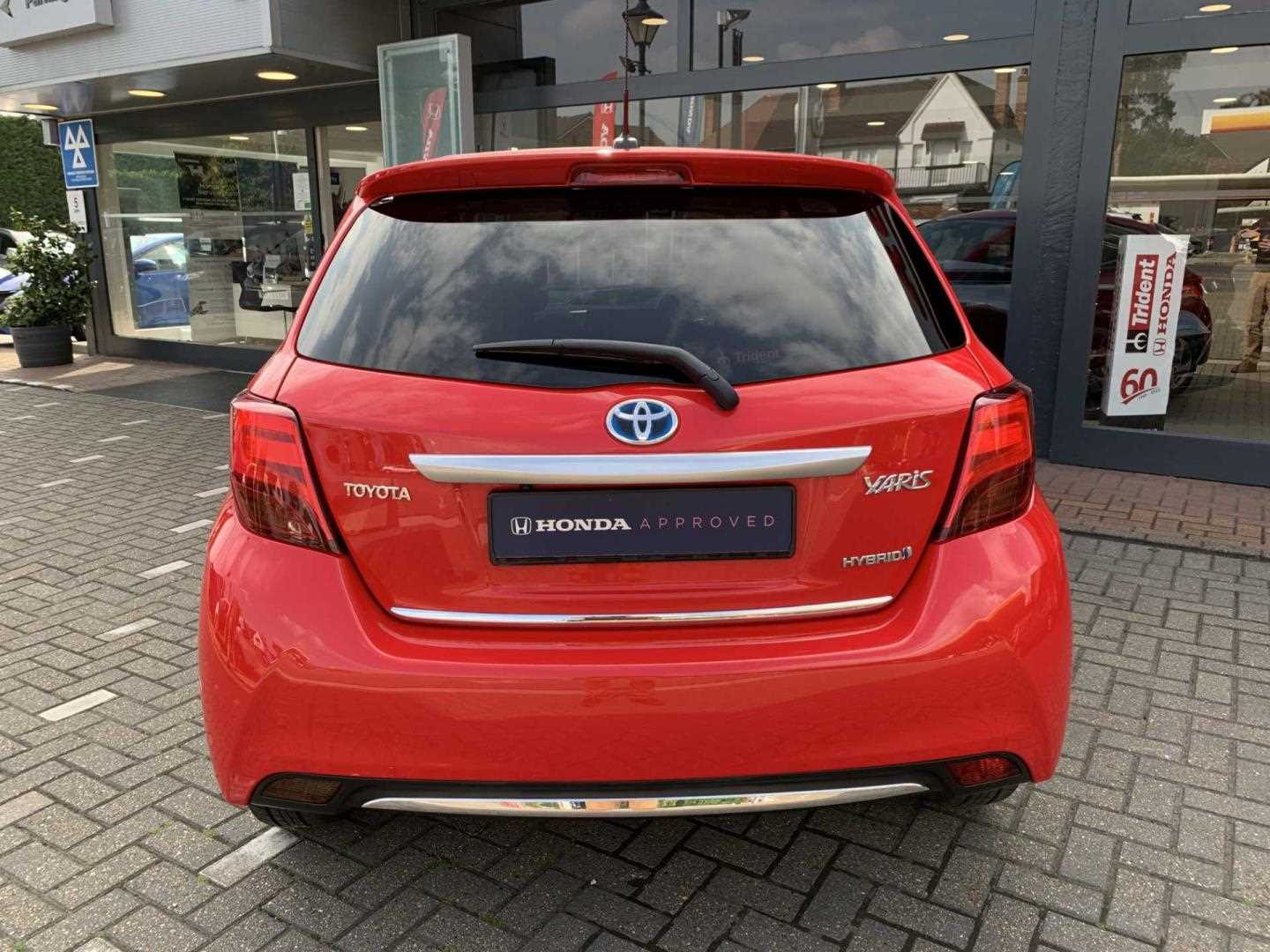 Toyota YARIS 1.5 Hybrid Excel 5dr CVT [Nav] - Image 7