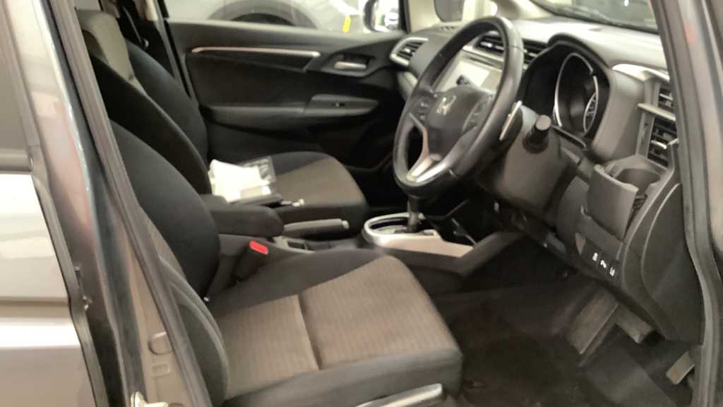 Honda JAZZ 1.3 i-VTEC EX Navi 5dr CVT - Image 2