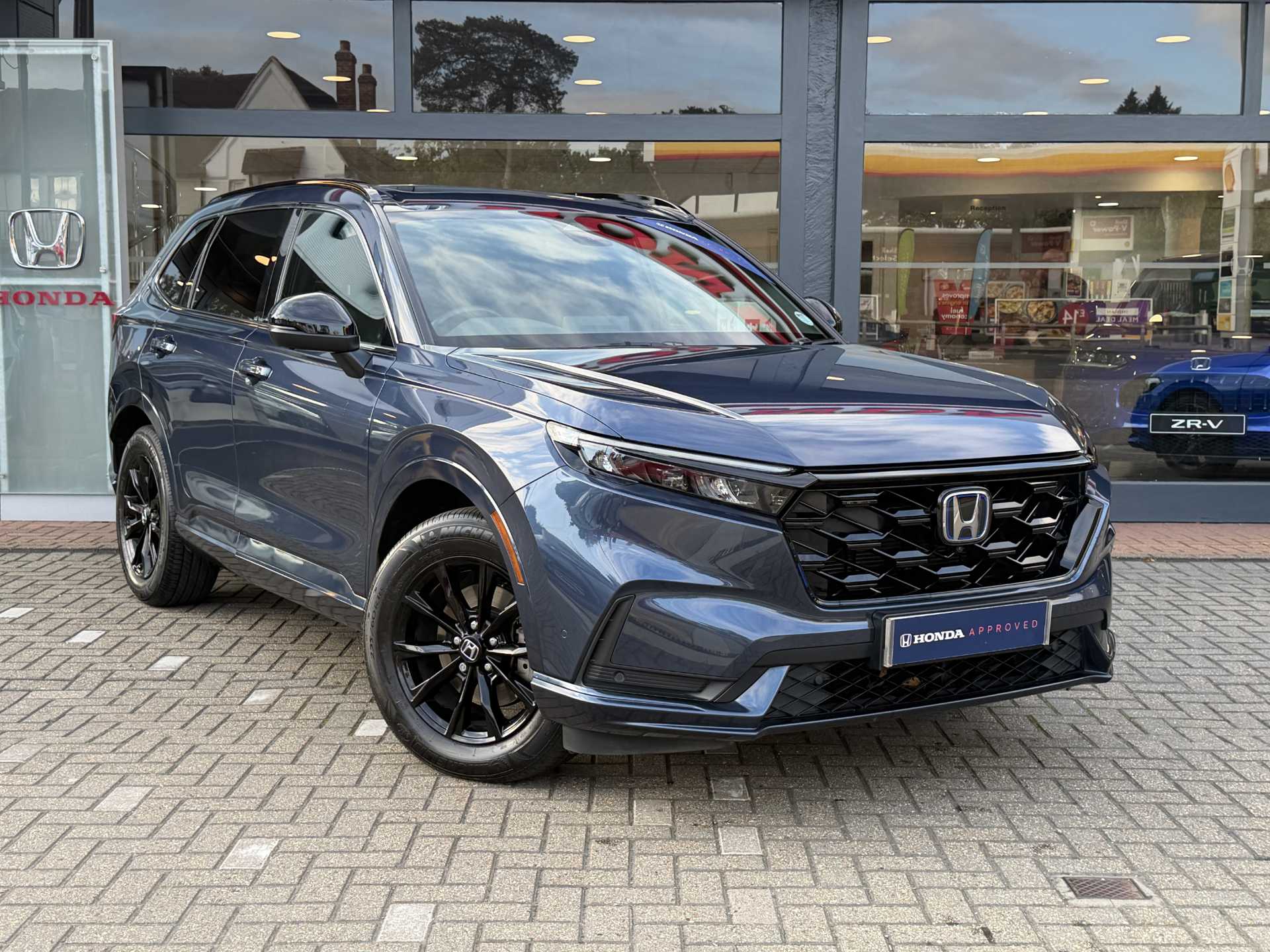Honda CR-V 2.0 ePHEV Advance Tech 5dr eCVT - Image 1