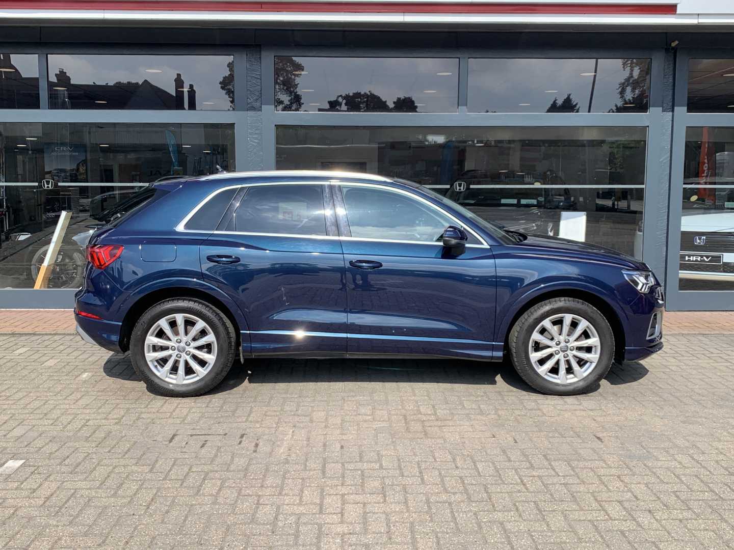Audi Q3 35 TFSI Sport 5dr - Image 5