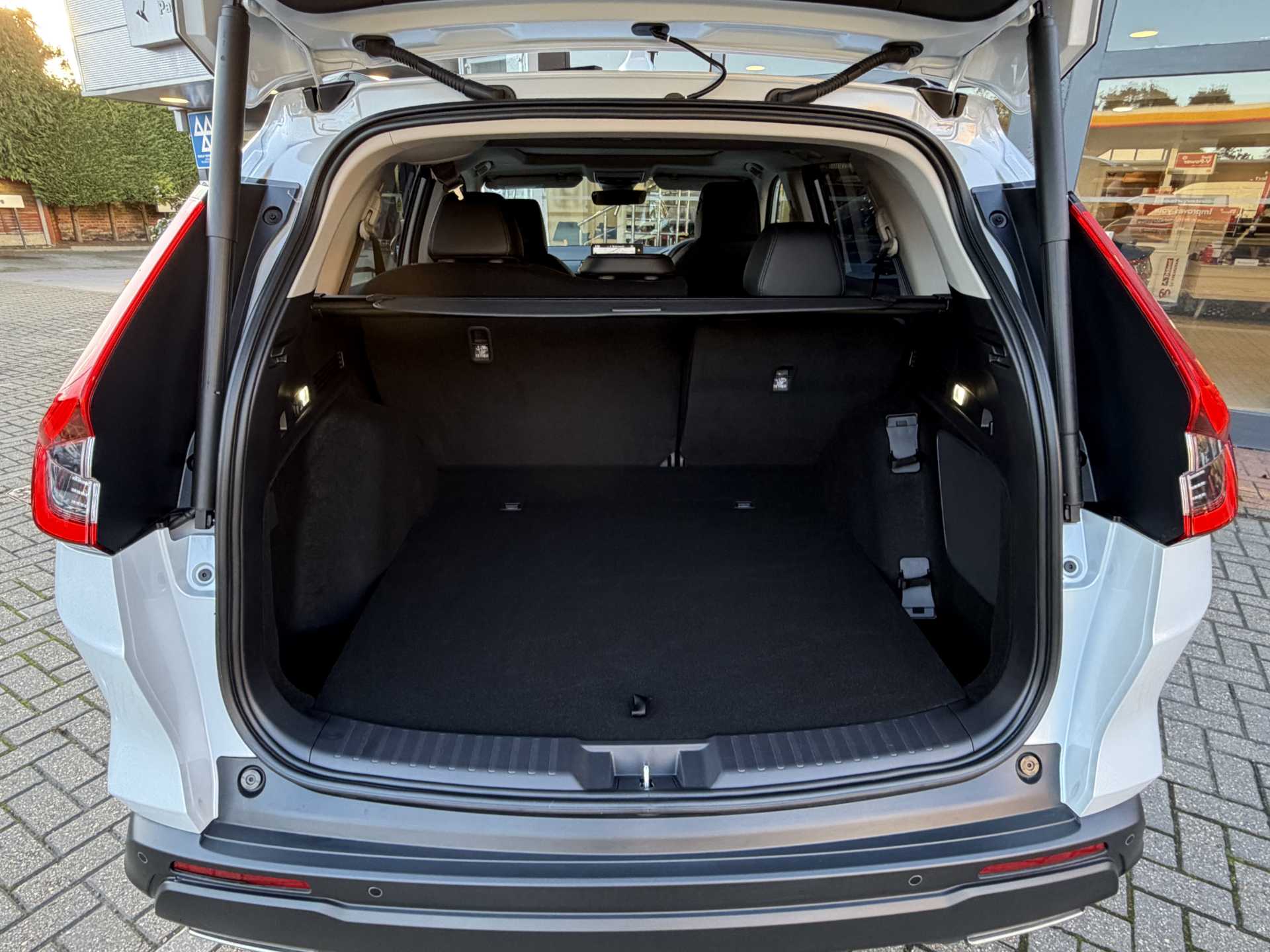 Honda CR-V 2.0 eHEV Advance 5dr eCVT - Image 13