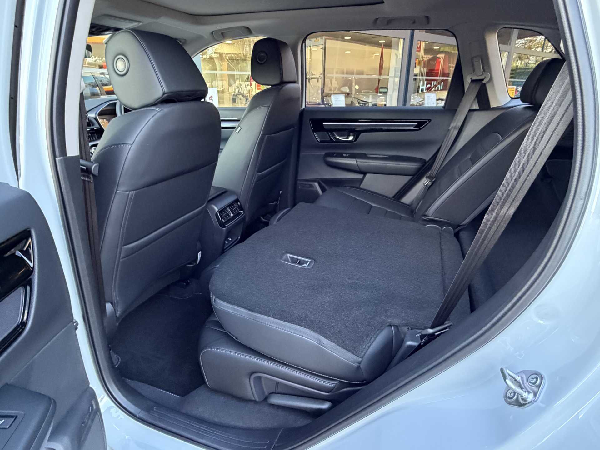 Honda CR-V 2.0 eHEV Advance 5dr eCVT - Image 19