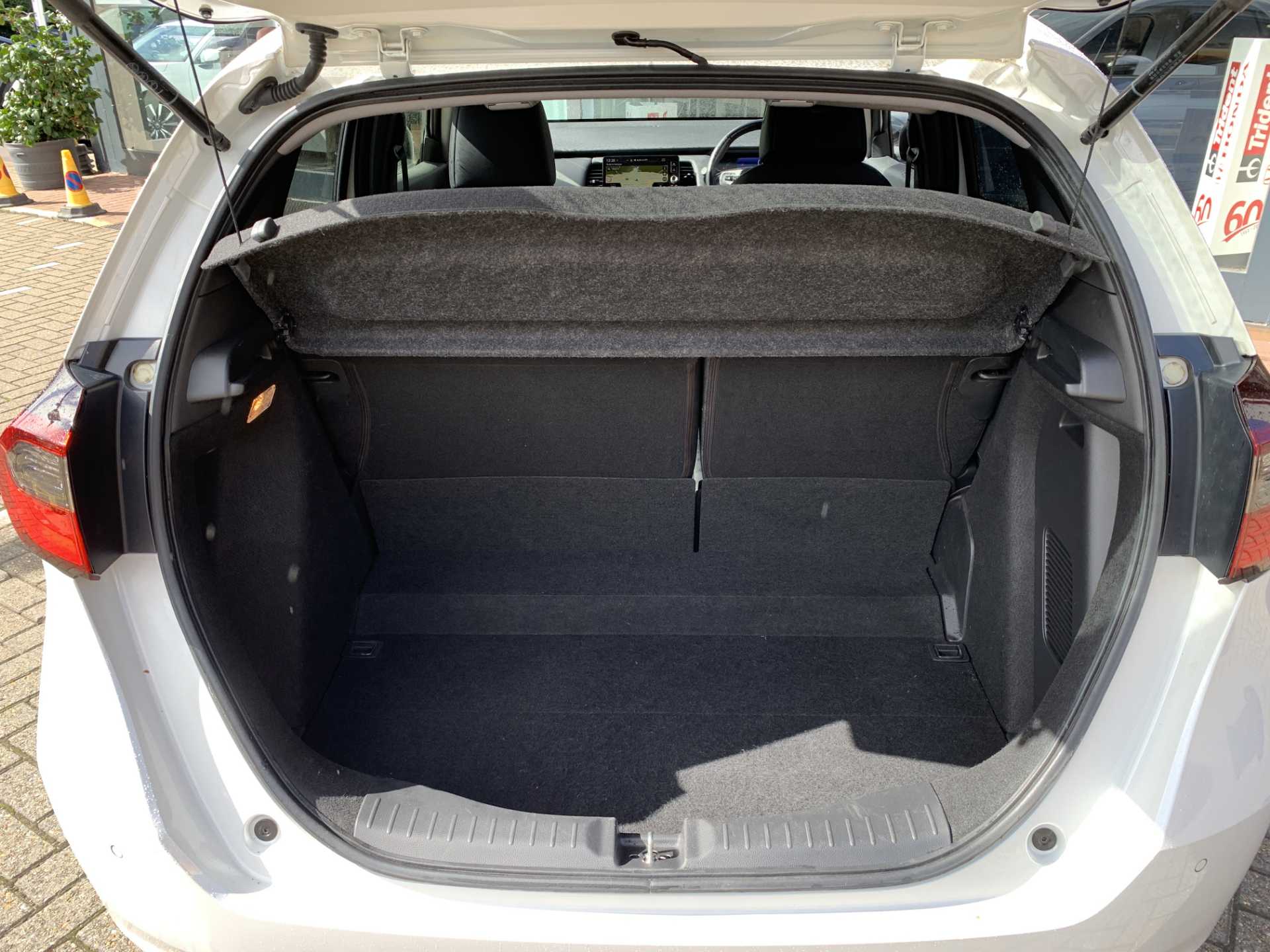 Honda Jazz 1.5 i-MMD Hybrid EX 5dr eCVT - Image 13