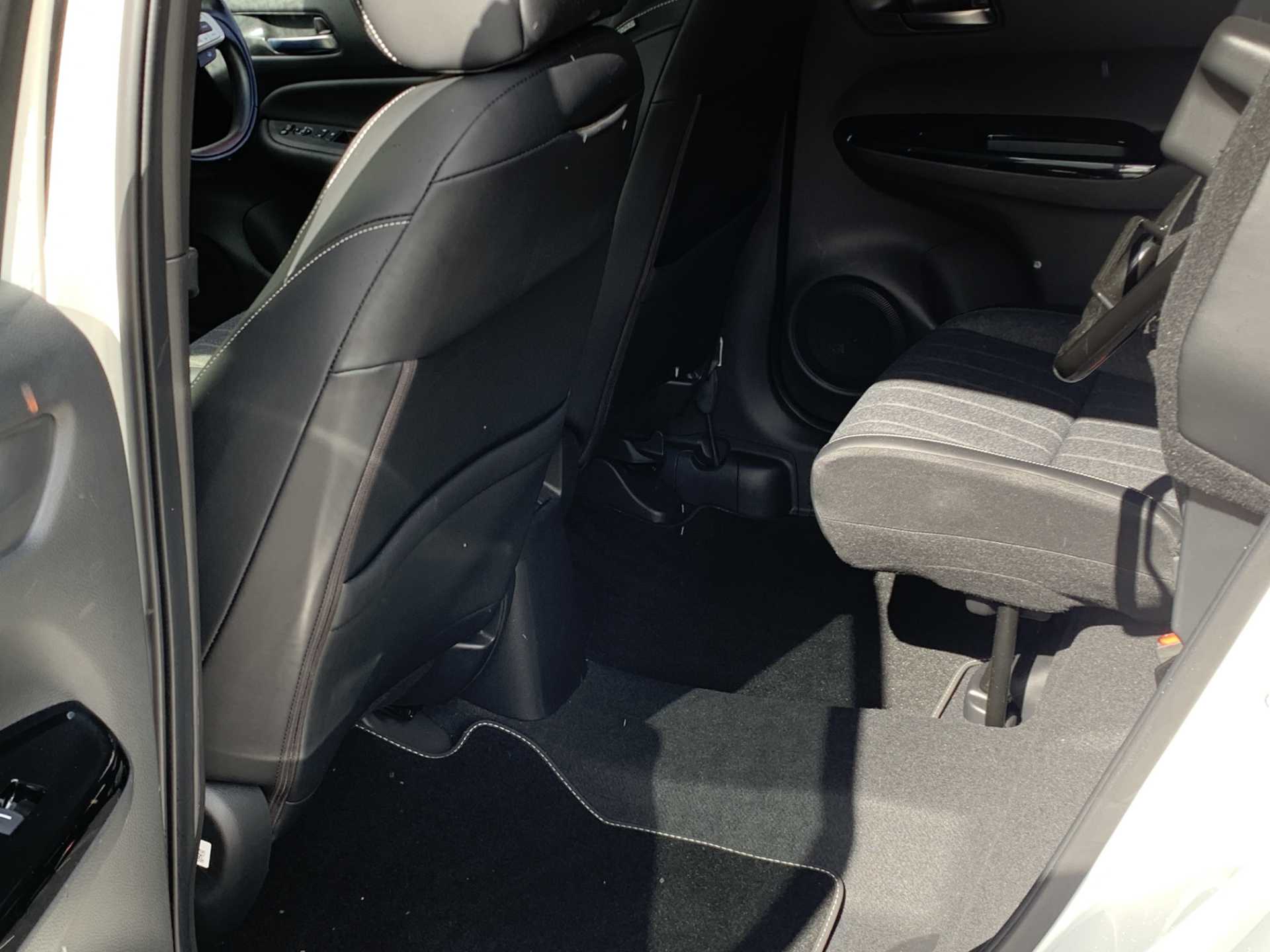 Honda Jazz 1.5 i-MMD Hybrid EX 5dr eCVT - Image 19