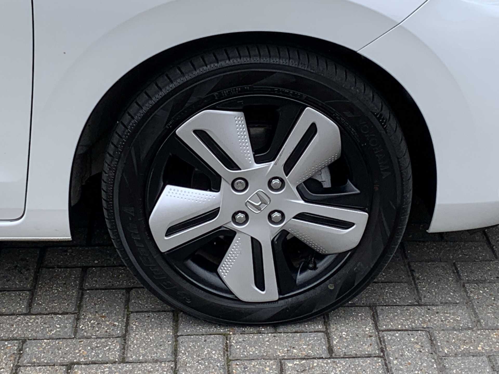 Honda Jazz 1.5 i-MMD Hybrid EX 5dr eCVT - Image 9