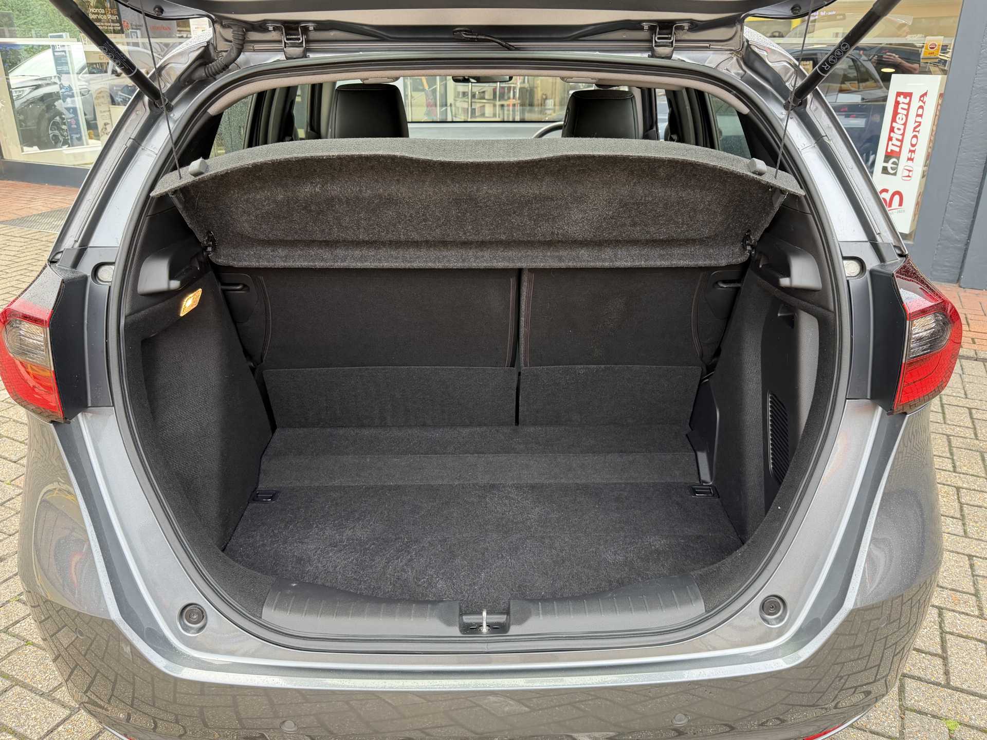 Honda Jazz 1.5 i-MMD Hybrid SR 5dr eCVT - Image 13