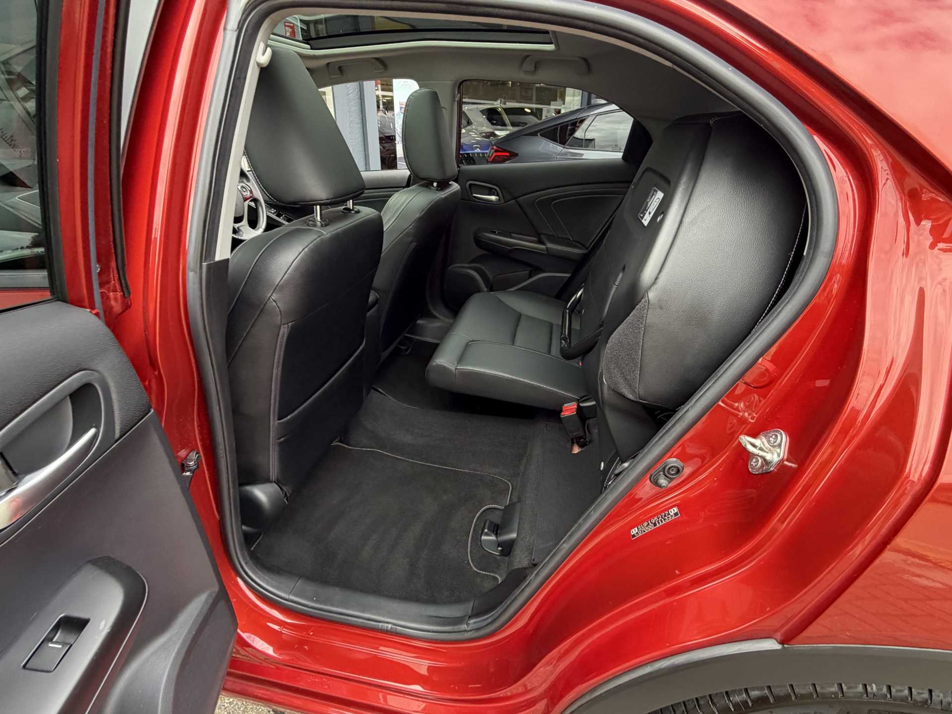 Honda Civic 1.8 i-VTEC SR 5dr Auto - Image 19