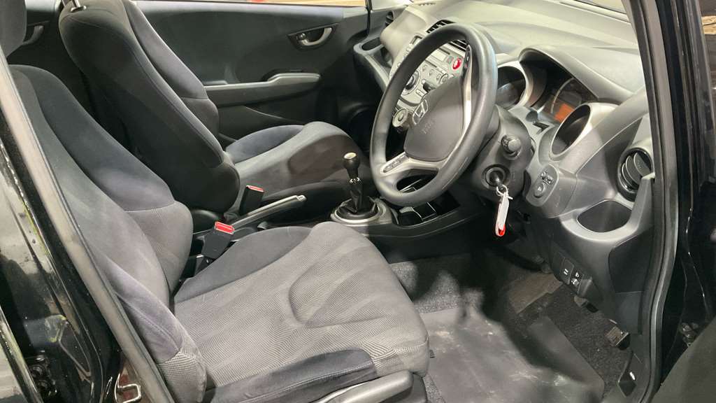Honda Jazz 1.4 i-VTEC ES 5dr - Image 2